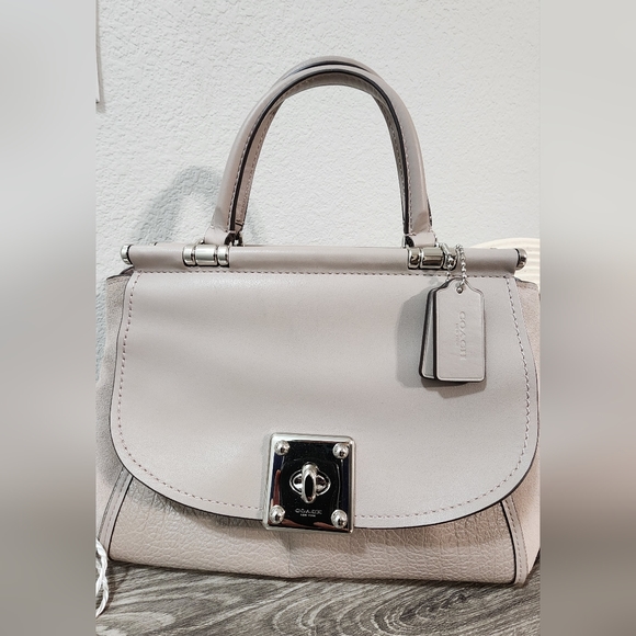 Coach Bags - Picture 2 of 9